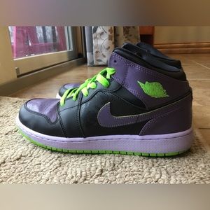 Air Jordan 1 Mid Joker Size 7Y